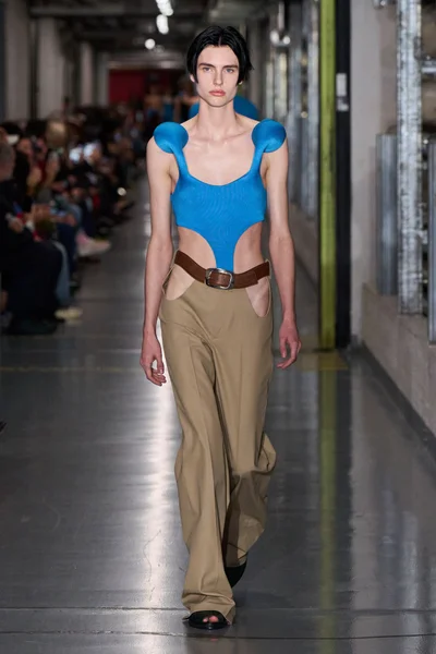 Look 22